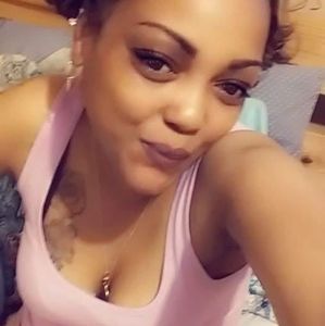 Meet your Posher, Remona